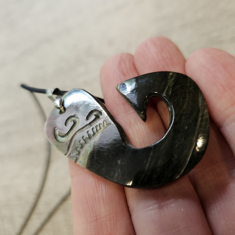 Souvenir From Bora Bora ..hook Shape Pendant..abaloni Pendant - Picture 4 of 5